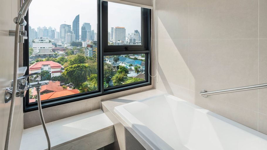 Bathroom 25