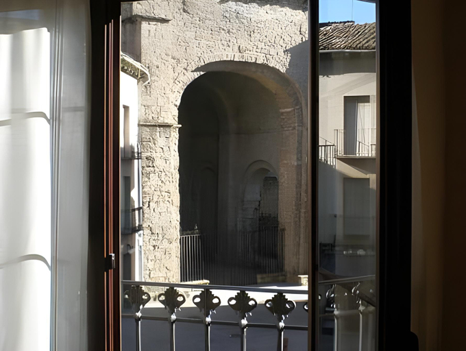 Others 5, Hostal Paris, Huesca