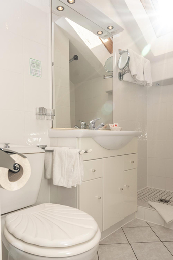 Bathroom 2, Hotel Sonnenspitz ***, Bad Tölz-Wolfratshausen