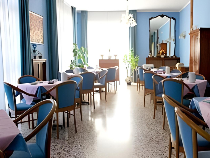 Food & Drinks, Astor, Modena