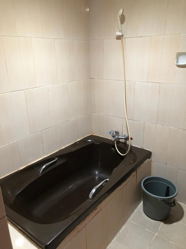 Bathroom 11