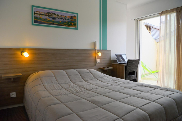 Bedroom 3, Le Relais Hotel Dax, Landes