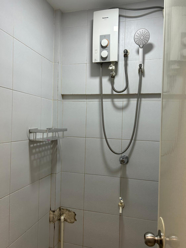 Bathroom 25