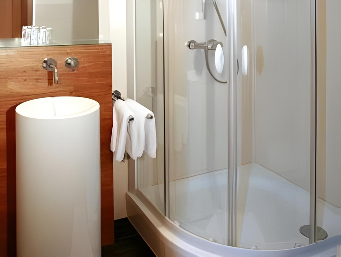Bathroom 3, Landhotel Berau, Gmunden