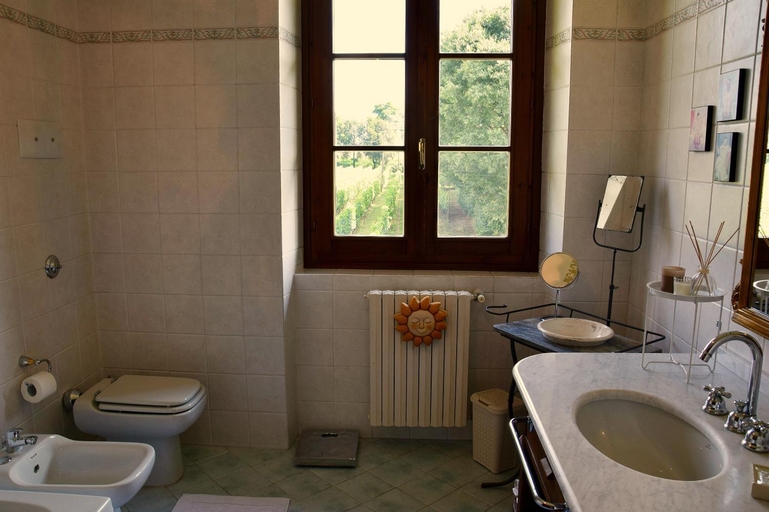Bathroom 3, B&B Cascina in Franciacorta, Brescia