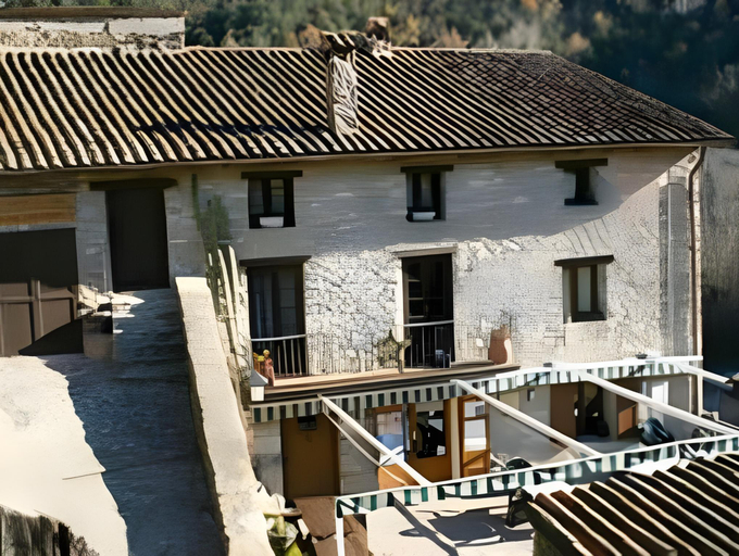Others 3, Hostal El Forn, Girona