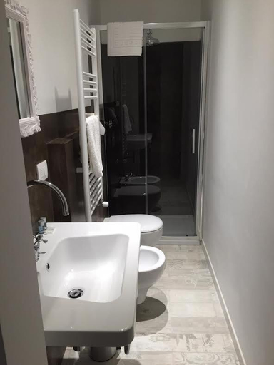Bathroom 3, A Casa di Lu Na, Bologna