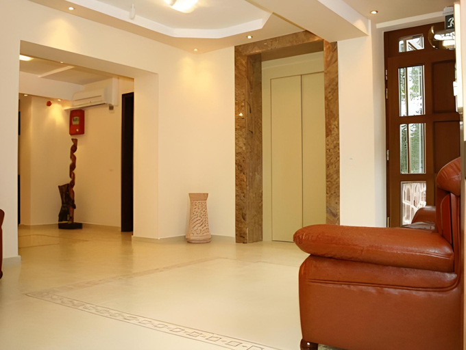 Others 4, Hotel Esprit, Brasov