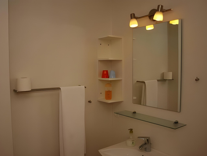 Bathroom 3, Skjoldbjerg Garnihotel, Billund