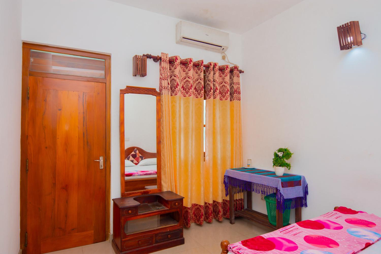 5, SHYNI Guest House, Hikkaduwa