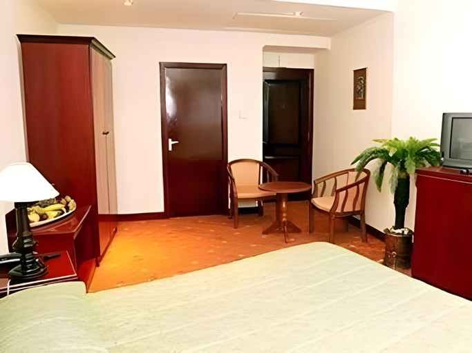 Bedroom 3, City Center Hotel, Manama