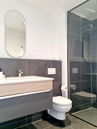 Bathroom 1, Bridgewater One by Smart City Stays, City of Cape Town