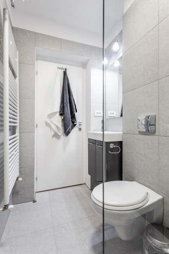 Bathroom 11