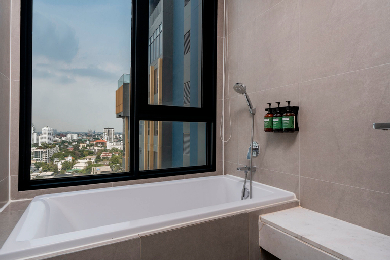 Bathroom 19