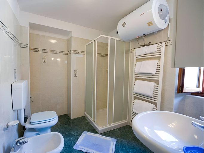 Bathroom 4, Il Borgo, Como