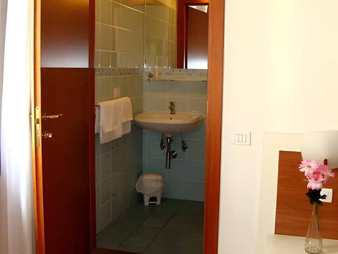 Bathroom 4, B&B Soggiorno Ponte Rosso, Florence