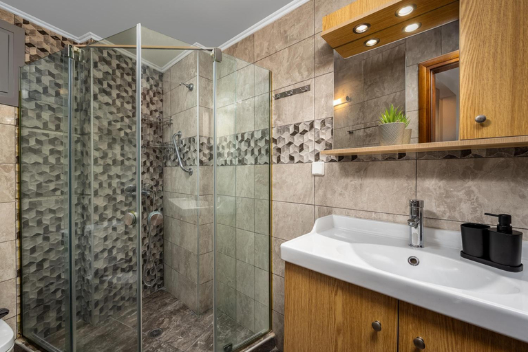 Shower 3, Stegnale Studios, South Aegean