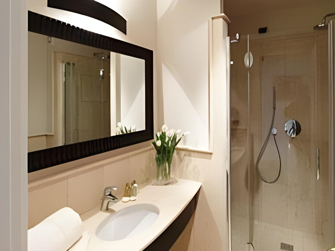 Bathroom 5, Marinagri Greenblu Hotel, Matera