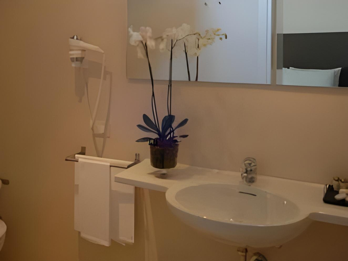 Bathroom 3, Hotel Touring, Livorno