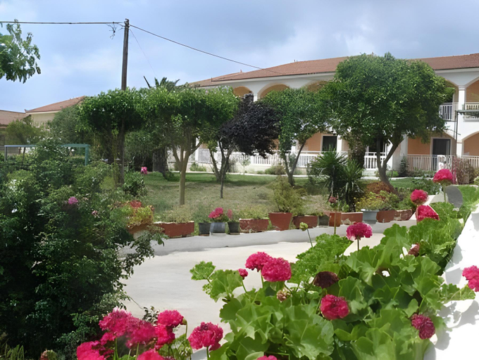 Exterior view 3, Dennis Apartments, Ionian Islands