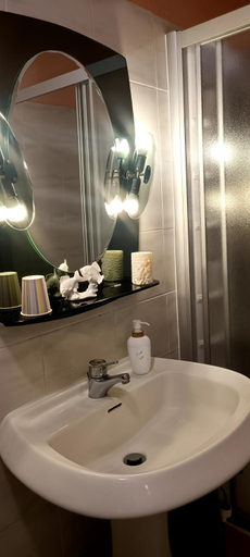 Bathroom 4, Le Vie del Castello, Alessandria