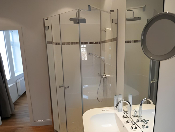 Bathroom 3, Hotel Am Burgmannshof, Region Hannover