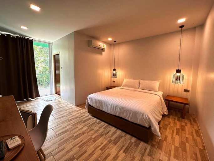 Bedroom 3, Plernpetch Hotel, Muang Surat Thani