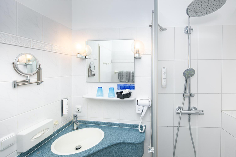 Bathroom 4, Hotel Schlosschen Sundische Wiese Zingst, Vorpommern-Rügen