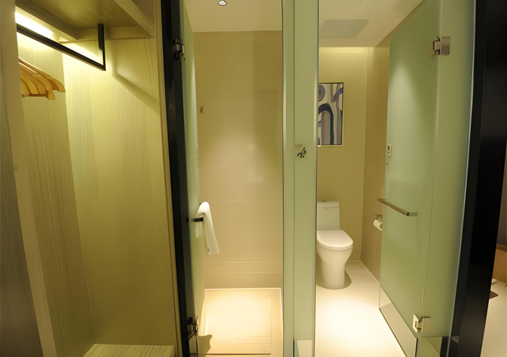 Bathroom 3, Echarm Hotel Nanning Chaoyang Square River View, Nanning