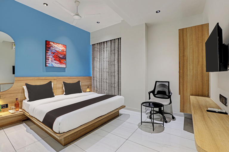 Bedroom 4, Hotel Lee Platinum, Ahmadabad