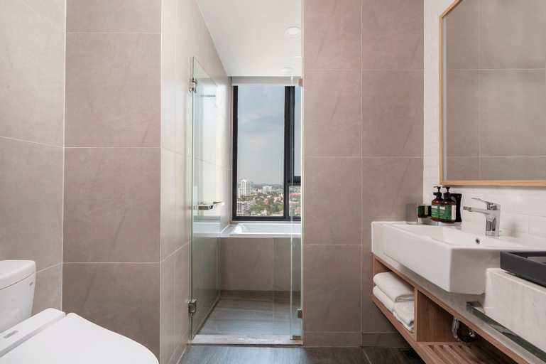 Bathroom 28