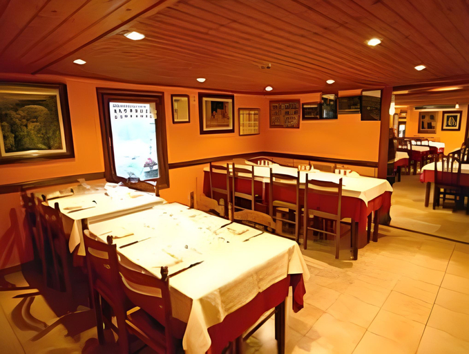 Others 4, Hostal El Forn, Girona