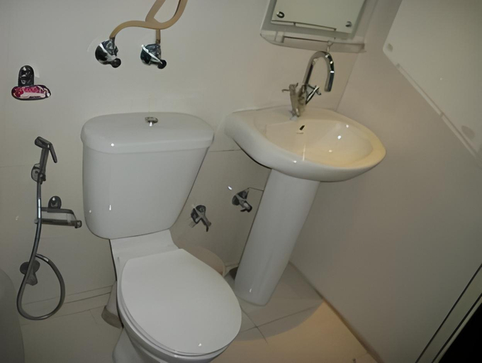 Bathroom 3, The Corner, Nainital