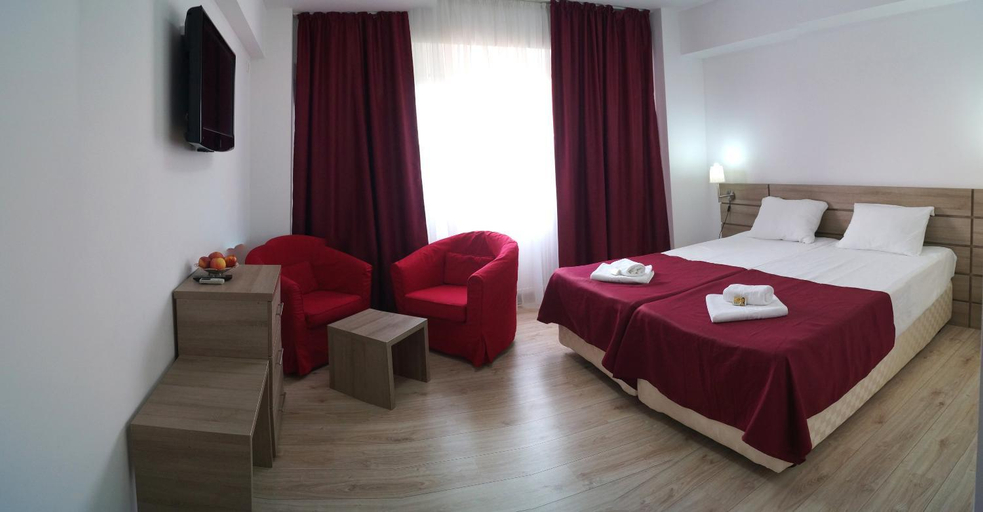 Others 5, Hotel Otopeni, Otopeni