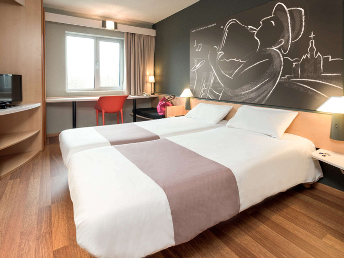 Bedroom 3, ibis Dinant Centre, Namur