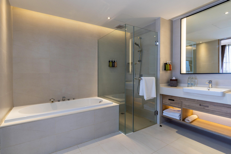 Bathroom 18