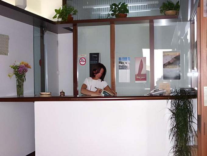 Others 4, Hotel Ubaldo, Girona
