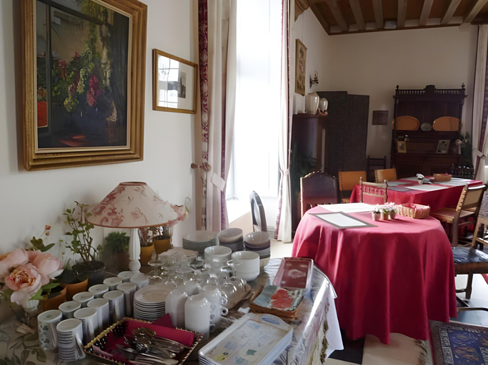 Others 4, Chateau d'Avanton, Vienne