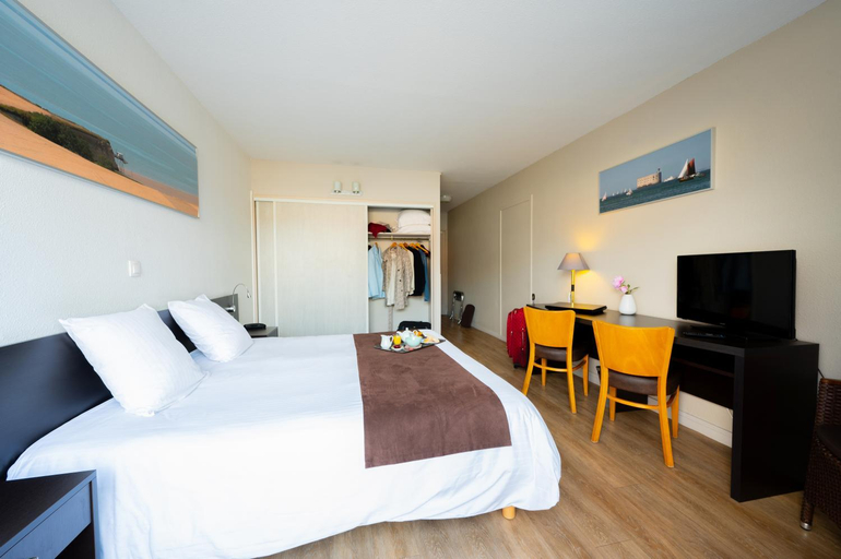 Bedroom 12