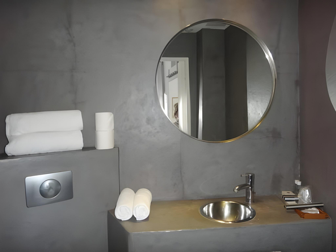 Bathroom 4, Hotel B Lodge, Var