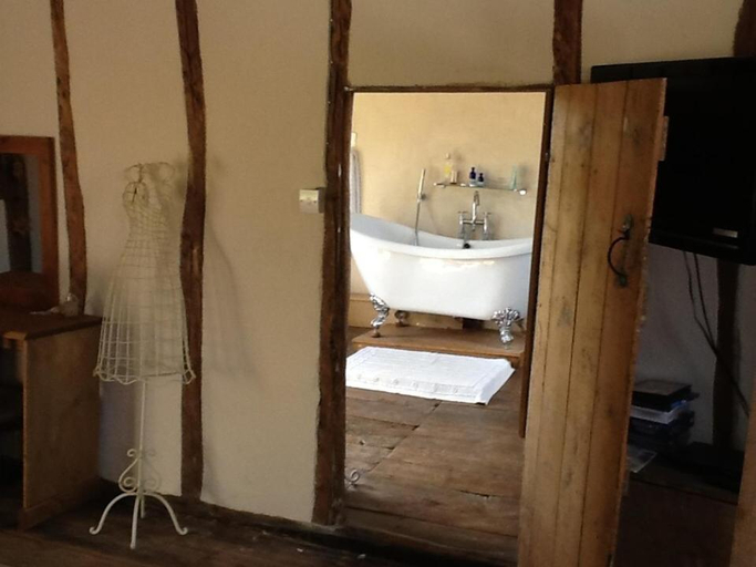 Bathroom 3, Valley Farmhouse, Westhall, Suffolk