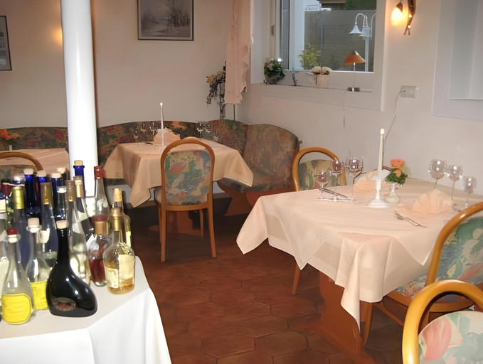 Food & Drinks 4, Hotel-Barbarossa-Garni bei Hanau, Main-Kinzig-Kreis