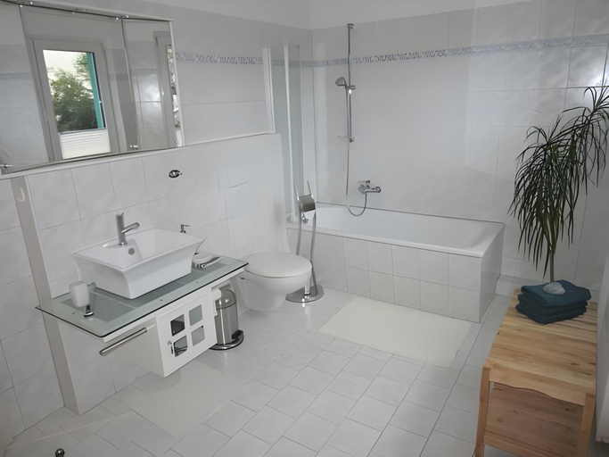 Bathroom 2, Apartment Erfordia Erfurt am Egapark, Erfurt