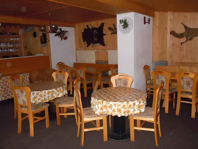 Others 2, Hostel Fortuna, Trutnov