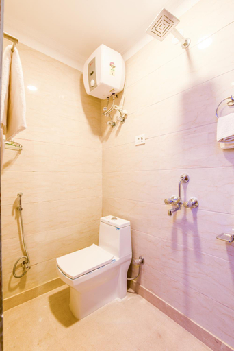 Bathroom 4, Hotel Festival At Delhi Airport, Delhi