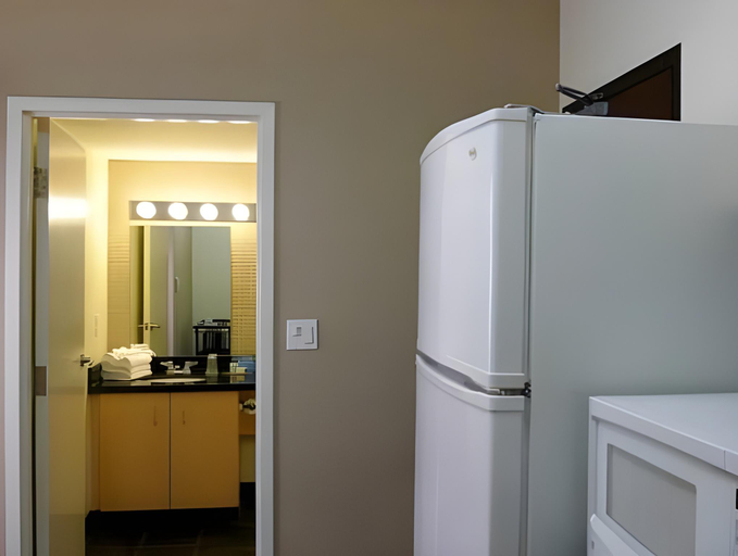 Others 5, Residence & Conference Centre - Oakville, Halton