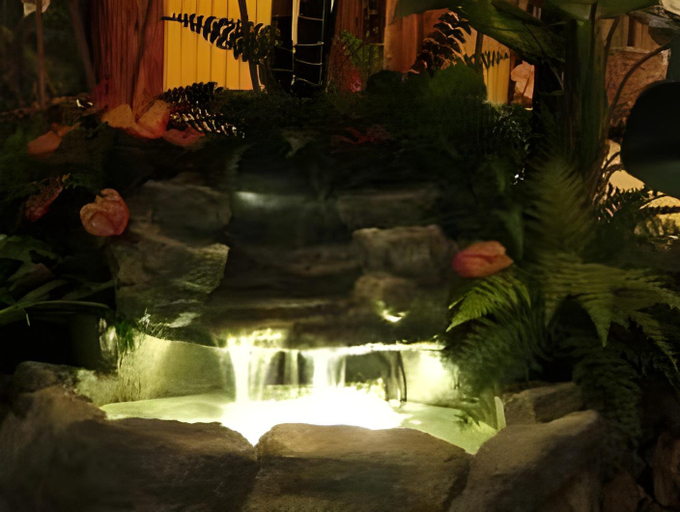 Sport & Beauty 4, Destinations Inn Theme Rooms, Bonneville