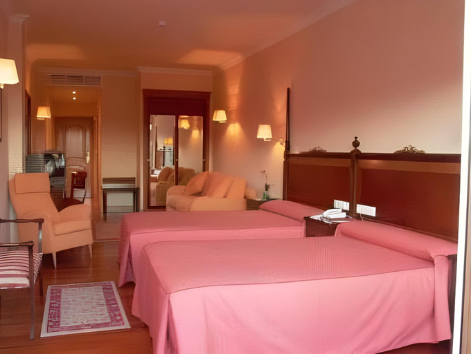 Bedroom 1, Hotel Armine, Vizcaya