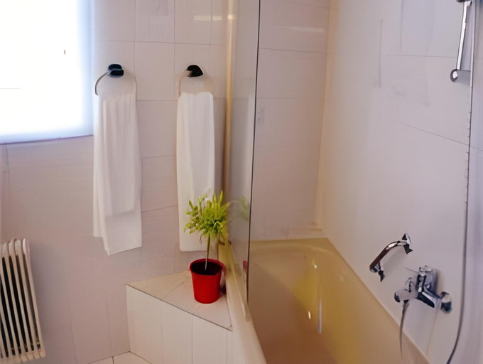 Bathroom, Hotel Aragia GmbH, Klagenfurt