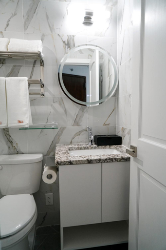 Bathroom 12